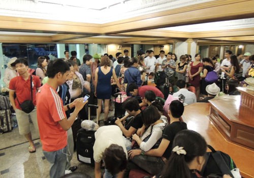Hàng trăm du khách Việt bị Travel Life lừa vật vờ tại sân bay Bangkok
